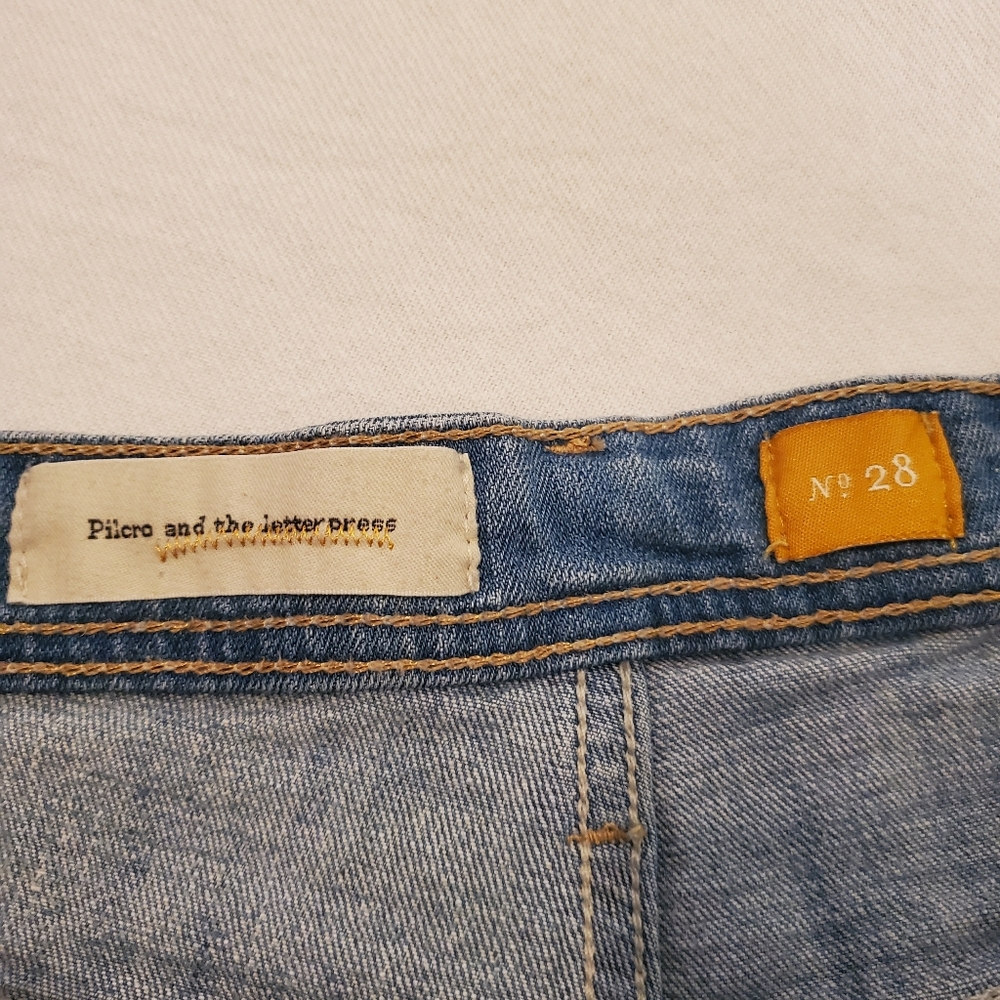 PILCRO | ANTHROPOLOGIE Boyfriend Lightwash Distressed Fringe Jean Shorts Size 25 - Picture 8 of 11